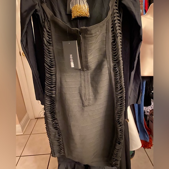 Woman’s sexy body con Snatched fringe look sides Strapless - Picture 4 of 4